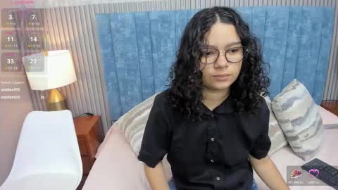 Daisy Flower online show from 12/22/25, 02:30