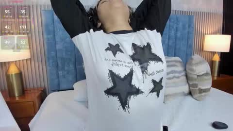 Daisy Flower online show from 03/19/26, 01:31