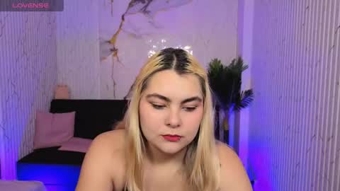 Snapshot of pretty_tay chatting on 04/15/26, 11:50 pretty_tay online show from 04/15/26, 11:50