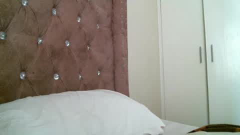 Snapshot of pretty_zii chatting on 02/03/26, 06:11 zii online show from 02/03/26, 06:11