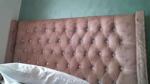 zii online show from 04/08/26, 08:14