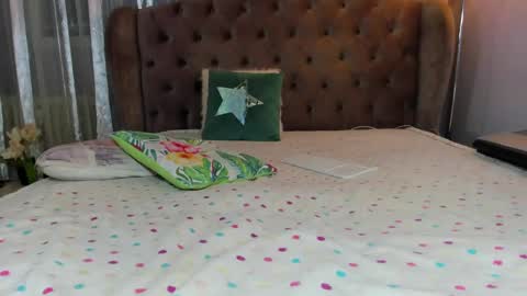 Snapshot of prettyadoraa chatting on 03/05/25, 07:38  Adora  online show from 03/05/25, 07:38