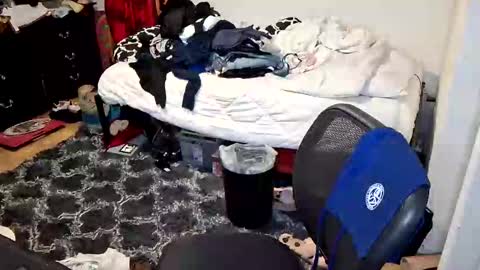 Snapshot of prettyandpeachy chatting on 11/24/25, 11:59 Mistress Mallad online show from 11/24/25, 11:59