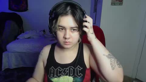 Snapshot of prettyandpeachy chatting on 02/15/26, 10:50 Mistress Mallad online show from 02/15/26, 10:50