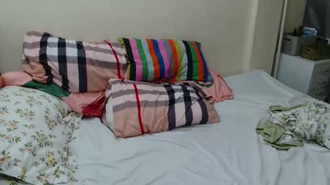 Snapshot of prettyasian098 chatting on 10/10/25, 11:53 PrettyAsian098 online show from 10/10/25, 11:53