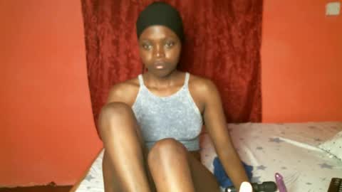 Snapshot of prettybabe02 chatting on 01/24/25, 01:45 SaraCattra online show from 01/24/25, 01:45