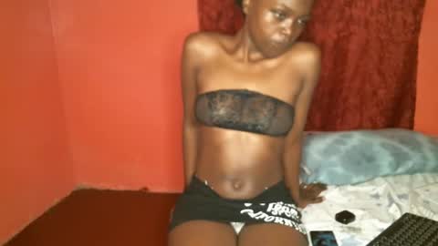 Snapshot of prettybabe02 chatting on 01/26/25, 05:02 SaraCattra online show from 01/26/25, 05:02