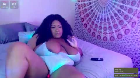 Snapshot of prettybabee120 chatting on 11/02/25, 02:03 Miss Pretty online show from 11/02/25, 02:03