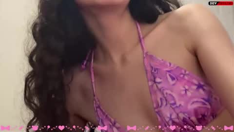 Snapshot of prettybabybrat chatting on 10/19/25, 12:39 Baby Brat online show from 10/19/25, 12:39