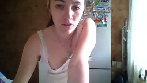 Snapshot of prettybella_7 chatting on 07/17/26, 08:21 Bella online show from 07/17/26, 08:21
