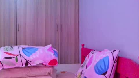 Snapshot of prettybigclit_ebony chatting on 10/07/25, 07:27 prettybigclit_ebony online show from 10/07/25, 07:27