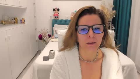 Snapshot of prettyblackeyes chatting on 04/24/26, 05:21 wilma online show from 04/24/26, 05:21