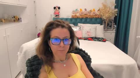 Snapshot of prettyblackeyes chatting on 05/02/26, 06:07 wilma online show from 05/02/26, 06:07