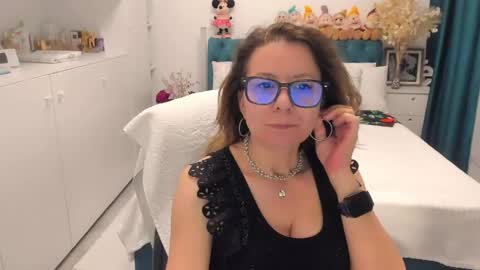 Snapshot of prettyblackeyes chatting on 05/03/26, 05:02 wilma online show from 05/03/26, 05:02