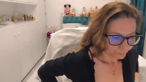 Snapshot of prettyblackeyes chatting on 05/11/26, 07:00 wilma online show from 05/11/26, 07:00