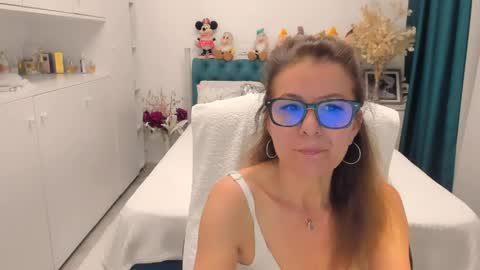 Snapshot of prettyblackeyes chatting on 05/20/26, 06:41 wilma online show from 05/20/26, 06:41