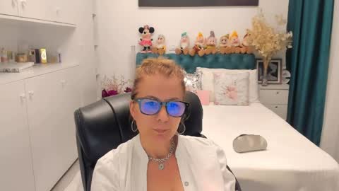 Snapshot of prettyblackeyes chatting on 06/05/26, 08:47 wilma online show from 06/05/26, 08:47