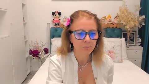 Snapshot of prettyblackeyes chatting on 06/06/26, 08:57 wilma online show from 06/06/26, 08:57