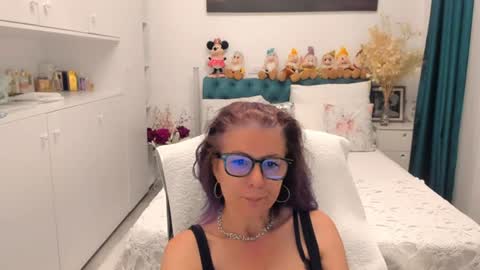 Snapshot of prettyblackeyes chatting on 06/15/26, 05:42 wilma online show from 06/15/26, 05:42