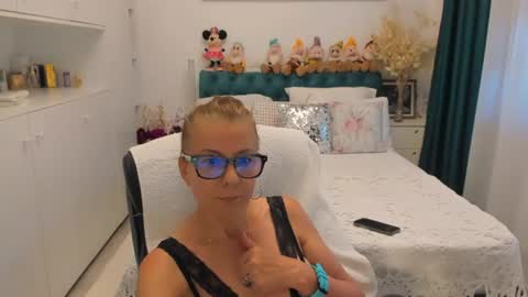 Snapshot of prettyblackeyes chatting on 07/03/26, 06:42 wilma online show from 07/03/26, 06:42