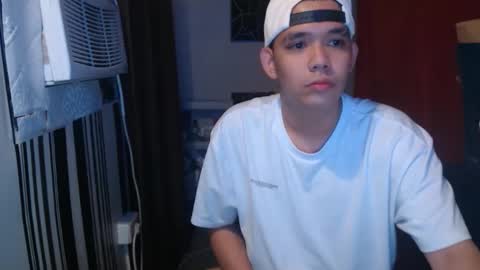 Snapshot of prettyboycum69 chatting on 09/28/25, 11:43 RAVEN online show from 09/28/25, 11:43