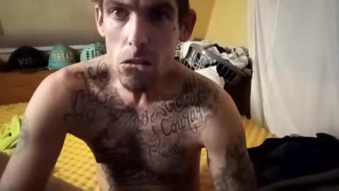 Snapshot of prettyboytatted69 chatting on 12/18/24, 09:47 Prettyslangin69 FYPM online show from 12/18/24, 09:47