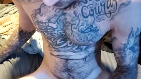 Snapshot of prettyboytatted69 chatting on 02/16/25, 09:04 Prettyslangin69 FYPM online show from 02/16/25, 09:04