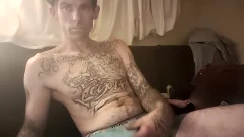 Snapshot of prettyboytatted69 chatting on 03/07/25, 09:07 Prettyslangin69 FYPM online show from 03/07/25, 09:07