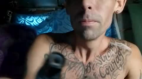 Snapshot of prettyboytatted69 chatting on 10/05/25, 12:14 Prettyslangin69 FYPM online show from 10/05/25, 12:14