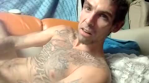 Snapshot of prettyboytatted69 chatting on 10/23/25, 10:03 Prettyslangin69 FYPM online show from 10/23/25, 10:03