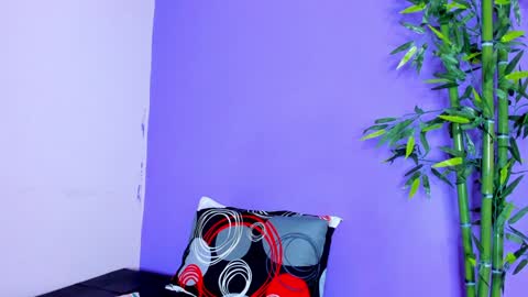 Snapshot of prettybunnies08 chatting on 01/28/25, 01:39 Enzo Denis online show from 01/28/25, 01:39