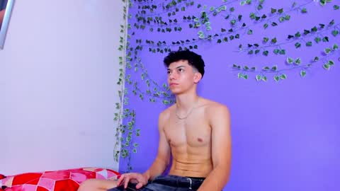 Snapshot of prettybunnies08 chatting on 02/07/25, 07:17 Enzo Denis online show from 02/07/25, 07:17