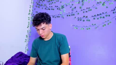 Snapshot of prettybunnies08 chatting on 02/11/25, 12:17 Enzo Denis online show from 02/11/25, 12:17