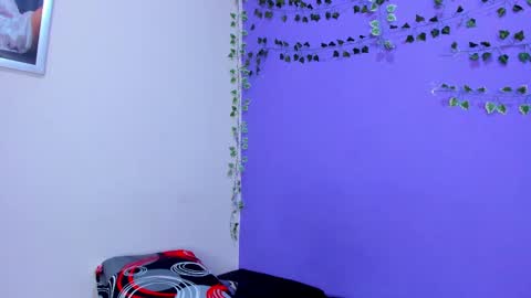 Snapshot of prettybunnies08 chatting on 02/11/25, 10:18 Enzo Denis online show from 02/11/25, 10:18