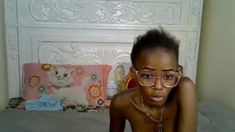 Bunny online show from 12/18/25, 03:23