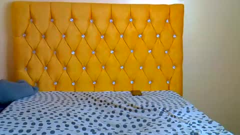 Snapshot of prettycandy0 chatting on 09/22/25, 05:53 prettycandy0 online show from 09/22/25, 05:53