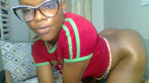 PrettyEla online show from 04/19/26, 12:54