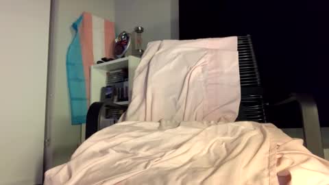 Pretty or Flacka  online show from 04/17/26, 08:50