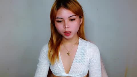 Snapshot of prettyjulian chatting on 12/07/24, 08:00 SEXY JULIA online show from 12/07/24, 08:00
