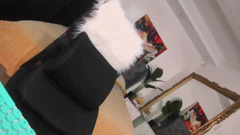 prettyjuliax online show from 01/14/25, 10:02