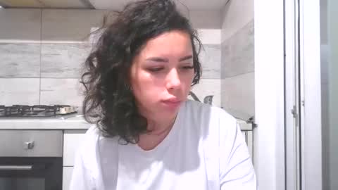 prettyjulliette online show from 11/27/25, 05:26