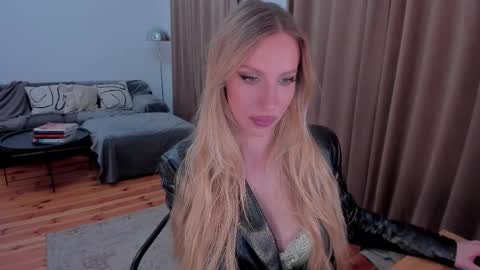 Eva online show from 05/18/26, 10:04