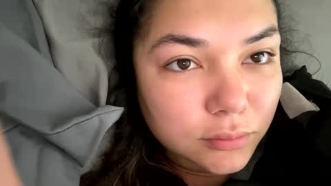 Snapshot of prettylatinamomma01 chatting on 11/28/25, 03:58 prettylatinamomma01 online show from 11/28/25, 03:58
