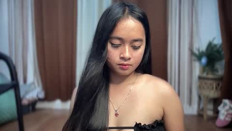 Snapshot of prettylittle_lady chatting on 11/12/25, 11:21 prettylittle_lady online show from 11/12/25, 11:21