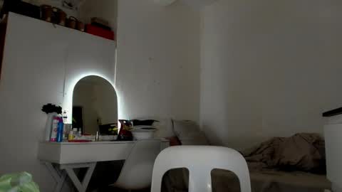 Snapshot of prettylittlesuckerr chatting on 10/29/25, 12:07 Jovill Mays online show from 10/29/25, 12:07