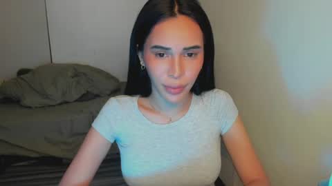 Snapshot of prettylittlewifeyy chatting on 04/01/26, 03:20 Your wifey online show from 04/01/26, 03:20