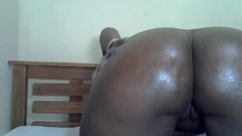 LILIAN online show from 03/22/26, 08:12