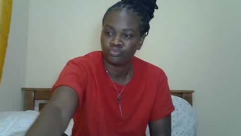Snapshot of prettyliz30 chatting on 06/17/26, 03:31 LILIAN online show from 06/17/26, 03:31