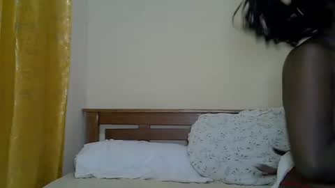 Snapshot of prettyliz30 chatting on 07/14/26, 11:43 LILIAN online show from 07/14/26, 11:43