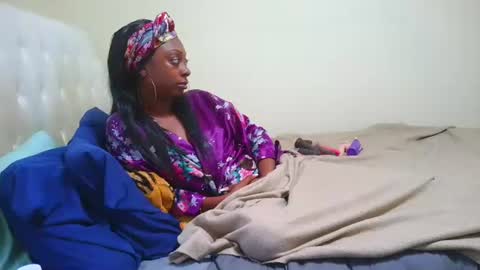 prettylondond online show from 07/23/26, 07:45